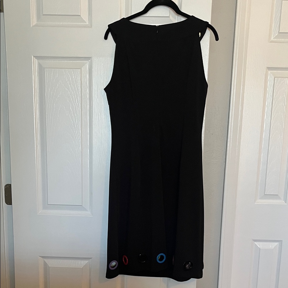 Chic Black Dress With Multicolor Ring Accents - image 5